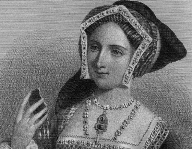 La tercera: Jane Seymour. Murió menos de un año y medio después de Ana Bolena, por complicaciones tras el parto de su único hijo.