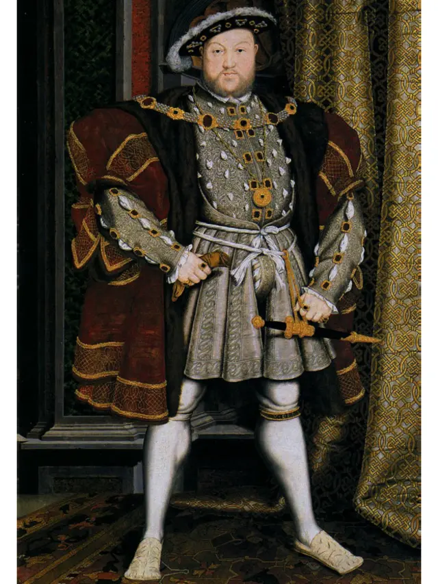 Él, entretanto, feliz.