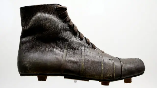 Zapatos de futbol modelos antiguos hot sale