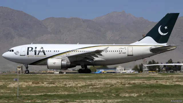 پی آئی اے کا اے تھری ٹین طیارہ جس کے ساتھ کے چھ طیارے پی آئی اے استعمال کر رہی ہے جو اس وقت سب سے عمر رسیدہ طیارے ہیں