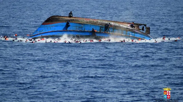 فاينانشال تايمز: البحر الأبيض المتوسط أخطر فاينانشال تايمز: منطقة في العالم على حياة اللاجئين