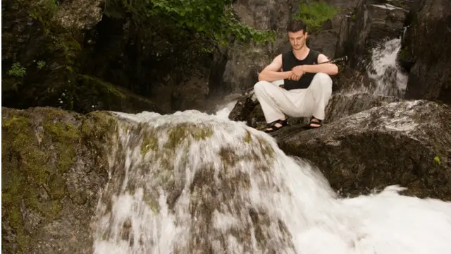 Un joven samurái después de una clase
