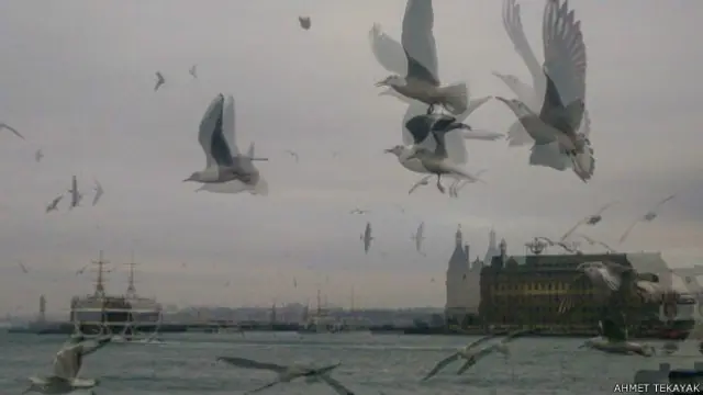 Ahmet Tekayak, İstanbul, Kadıköy'den çektiği bu fotoğraf, kendi ifadesiyle bir "zaman kayması"nı gösteriyor.