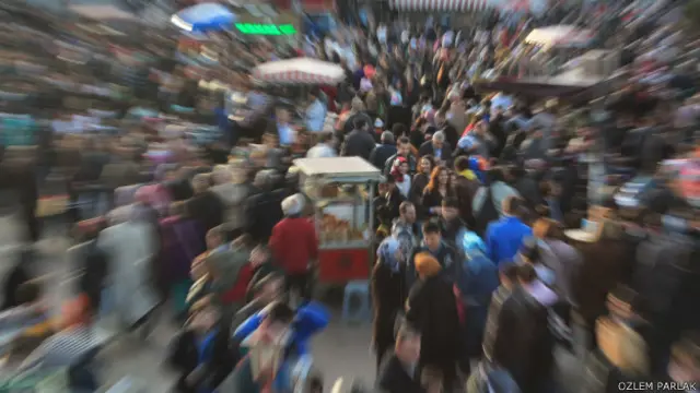 Özlem Parlak'ın değişik fotoğraf teknikleri denerken çektiği bu kare, tarihi Mısır Çarşısı'ndan.