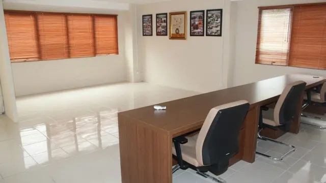 Ketika didatangi pada Kamis (26/05), kantor Timpora kosong.