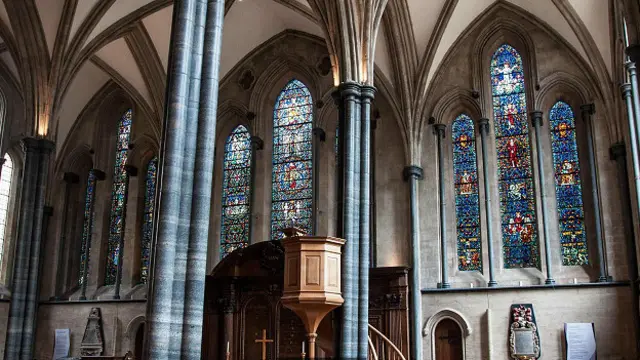 Вскоре после публикации "Кода Да Винчи" популярность Темпл-Черч резко взлетела, но теперь здесь снова все дышит покоем