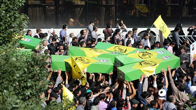 نیویارک ټایمز لیکي، سره له دې چې دغو جنګیالیو ته د ایران حکومت له خوا معاش ورکول کېږي چې اقتصادي ستونزې یې اوارلې شي، خو دا پیسې د دوی د کورنیو د ناکراري درد نشي دوا کولی.