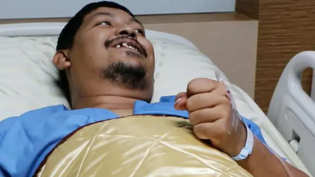 Trong khi vợ con choáng váng, ông Attaporn vẫn bình tĩnh