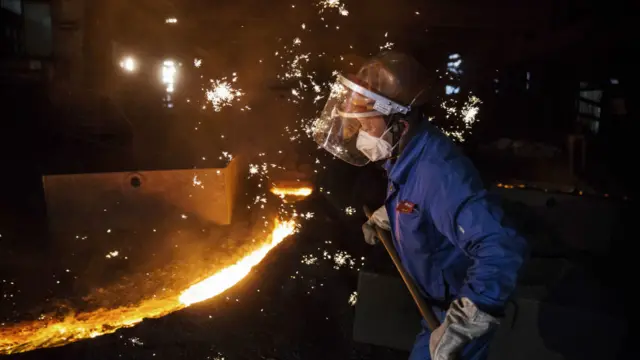江苏常州的钢铁工人