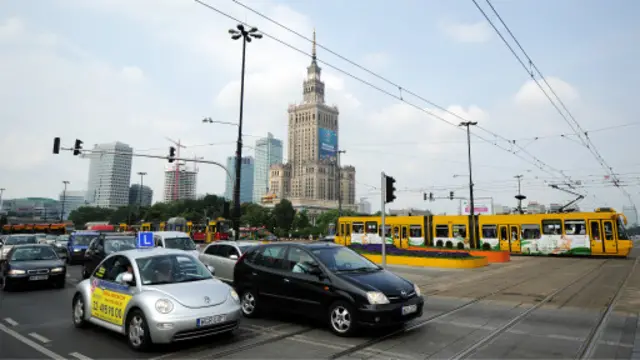 这个中欧的经济宠儿甚至有可能成为整个欧洲大陆的增长引擎(中央建筑为华沙文化宫)(Credit: Getty Images)