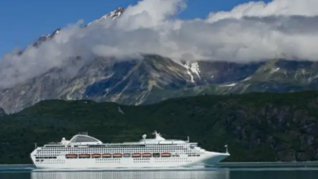 或许,游轮并非最理想的工作场所——对于容易晕船的人尤其如此