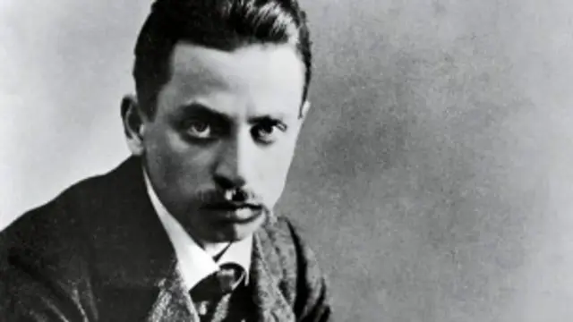 راینر ماریا ریلکه (Rainer Maria Rilke)، شاعر عارف‌منش آلمانی، در یکی از شعرهای معروفش که دوستانه با خدا حرف می‌زند، نه خود را "بندۀ او"، بلکه او را "همسایۀ خود" می‌خواند 