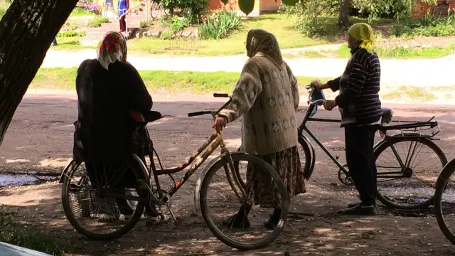 Женщины с велосипедами