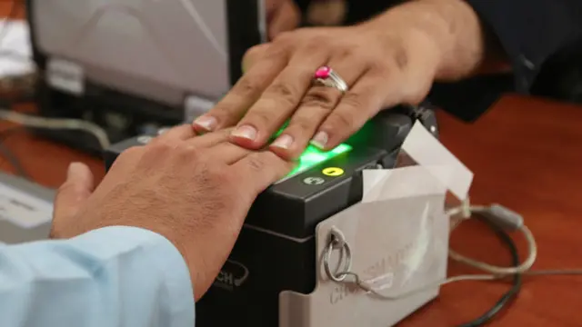 Azərbaycanda sadələşdirilmiş viza yalınız beynəlxalq statuslu hava limanlarında verilir