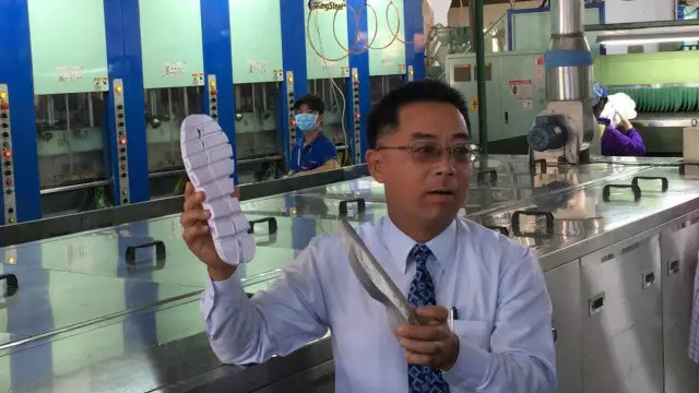 在越南从事鞋业的谢明辉，目前也是该国台商总会会长。他建议政府提出南向政策时，也要有完整的配套，从与官方交涉到人才培育都要落实。（谢明辉提供）