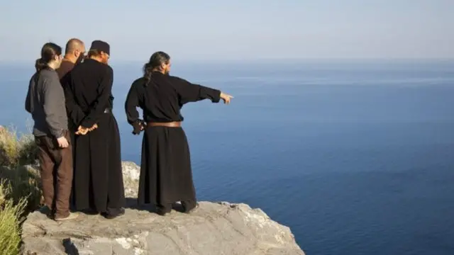 بويتن يزور الجبل بمناسبة مرور ألف عام على وجود أرثوذوكس روس في المكان