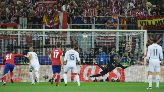 En el minuto tres del segundo tiempo Griezmann tuvo la oportunidad de empatar de penal, pero la pelota pegó en el horizontal y se fue.