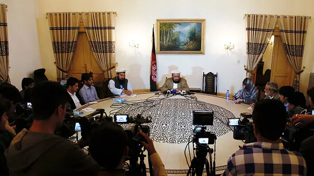 محمد خان معاون اول رئیس اجرائی حصول توافق بین دولت و حزب اسلامی را اعلام کرد. او معاون حزب اسلامی به رهبری عبدالهادی ارغنده‌وال است