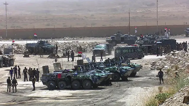 ایک ہفتہ قبل بغداد کے مغرب میں تقریباً 45 کلومیٹر کے فاصلے پر بڑی تعداد میں زمینی فوج فلوجہ کے قریب تعینات کے گئی تھی