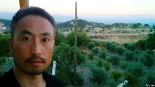 据信，42岁的安田纯平于去年7月被附属基地组织的“叙利亚支持阵线”（al-Nusra Front）所劫持。