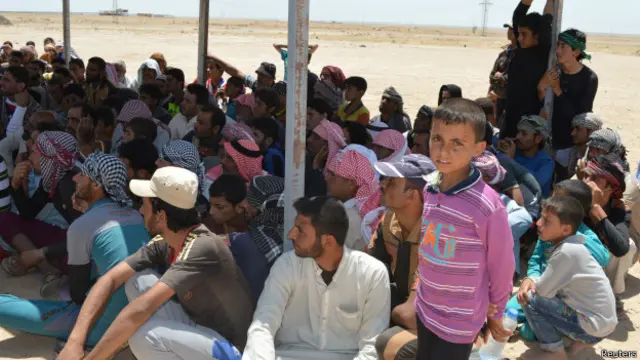 لم يتمكن سوى عدد قليل من العوائل والمدنيين الخروج من المدينة قبل ومع بدء الهجوم