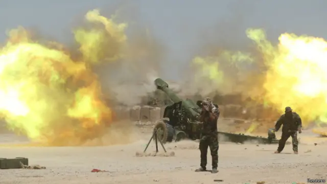 بدأ الهجوم باسناد من المدفعية والطيران، حسب قول احد القادة الميدانيين