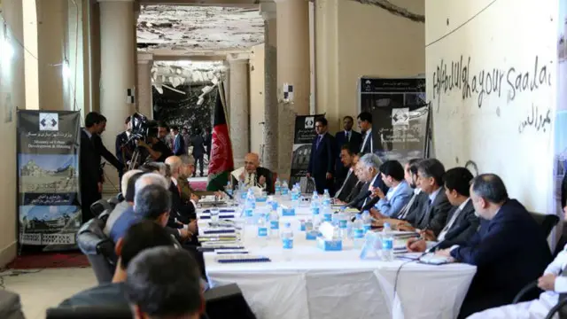 ولسمشر غني په سمبولیک ډول د افغانستان د ښاري پراختیا عالي کمیسیون ناسته په دې کنډواله شوې ماڼۍ کې ترسره کړه.