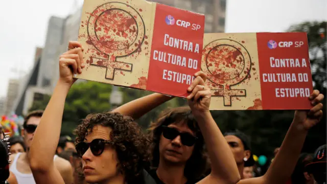 En la marcha anual del Orgullo Gay, los manifestantes pidieron "el fin de la cultura de la violación" en Brasil.