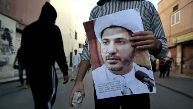 حکم محکومیت شیخ علی سلمان، رهبر جمعیت وفاق که از سال گذشته زندانی شده است از چهار به نه سال افزایش پیدا کرده است