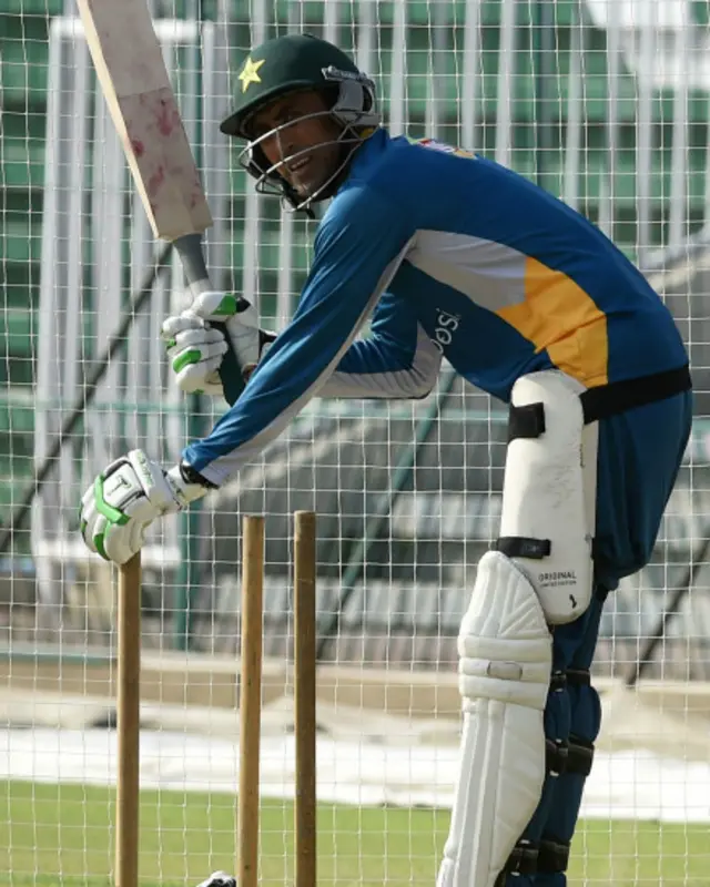 کیمپ کے دوران سینیئر کھلاڑی بھی انضمام سے ٹپس لیتے رہے۔