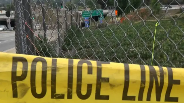 王又曾發生車禍時間是27日凌晨1時10分許,因此附近住戶都沒有目擊實況,不過現場仍殘留著警方封鎖現場的黃色塑膠封條。