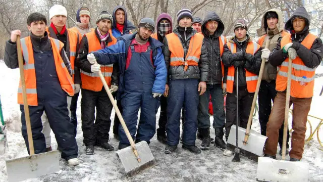 По официальным данным, в России находится около миллиона мигрантов из Таджикистана, не говоря о выходцах из других стран Центральной Азии