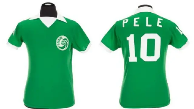 ساعد بيليه في الترويج لكرة القدم في الولايات المتحدة عام 1970، وسيعرض هذا القميص الذي ارتداه في إحدى المباريات في المزاد 