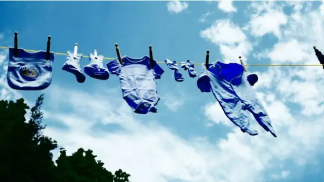 Белье висит на веревке