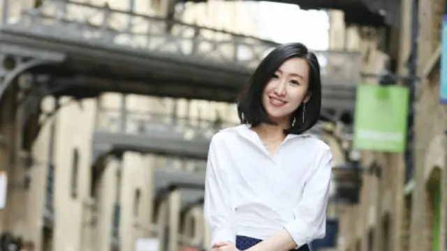 在成为“网红”前,本名叫方夷敏的黎贝卡也是一名“传统媒体人”