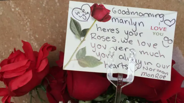 Flores para Marilyn Monroe