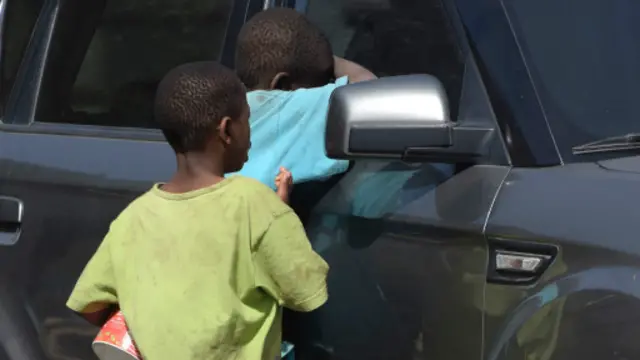 Des enfants-mendiants, au Sénégal