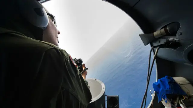 Поисковый самолет