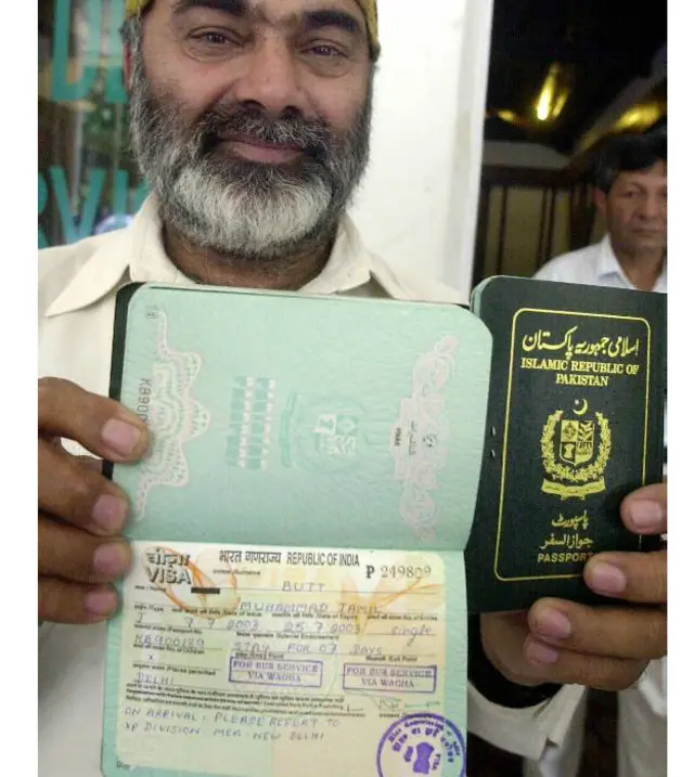 پاکستان د وګړو پېژندپاڼې بیا له سره ارزوي - BBC News پښتو