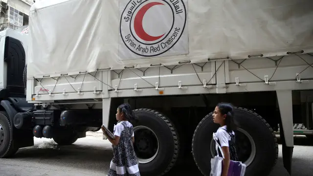 په برید کې د سوریې د سرې میاشتې موټر په نښه شوي چې د ملګرو ملتو مرستې یې اړو خلکو ته رسولې.