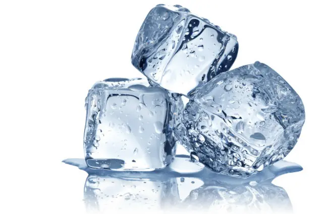 Al fin y al cabo, es agua congelada, pero cuidado con tus dientes.