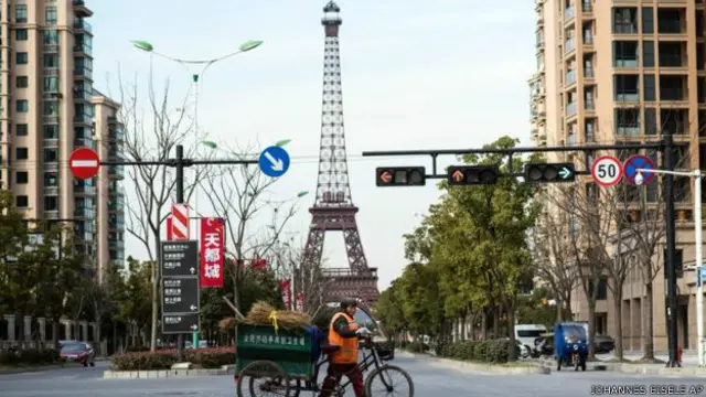 एफ़िल टॉवर की प्रतिकृति