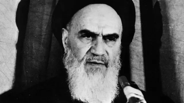 خمینی کو ہمیشہ خدشہ رہا کہ امریکہ ان کے خلاف شاہ کی مدد کر سکتا ہے