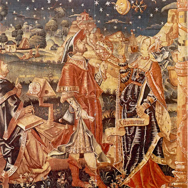 La dama de la Astronomía señala hacia la Luna, las estrellas y los cometas mientras a quien se cree que es el astrónomo alemán Regiomontanus, del siglo XV. El asistente sentado con su astrolabio apunta las observaciones en su cuaderno.