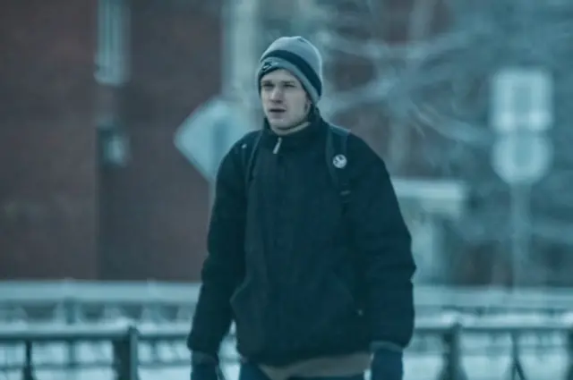 Судя по мутному стеклу, отделявшему Данилу от фотографа, злоумышленники следили из машины