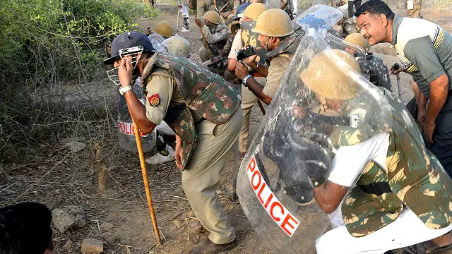 मथुरा में हिंसा