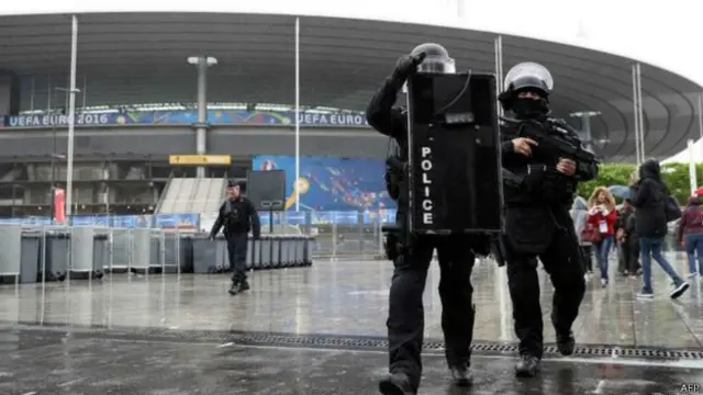 Paris stadyumu Euro2016 şampiyonasına ev sahipliği yapacak.