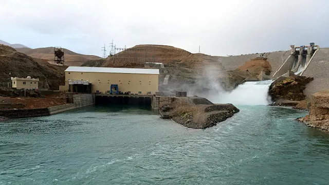 پیل کې چې دا بند به د ۷۴ میلیونه ډالرو په لګښت رغول کېږي او تر ۱۳۶۱ لمریز کال پوری به ګټه اخيستنې ته چمتو شي