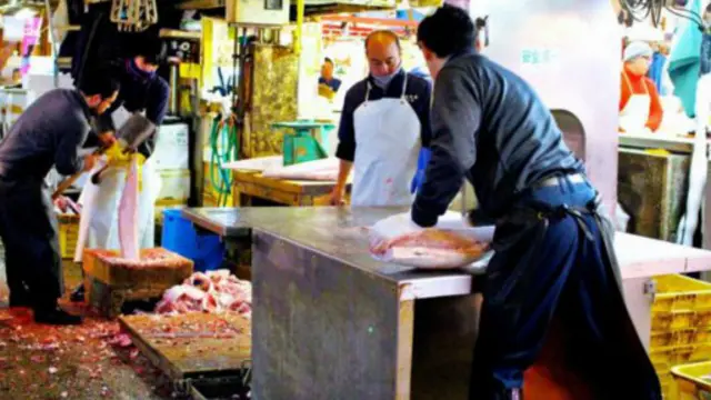 筑地市场的混乱和喧闹让它在东京与众不同