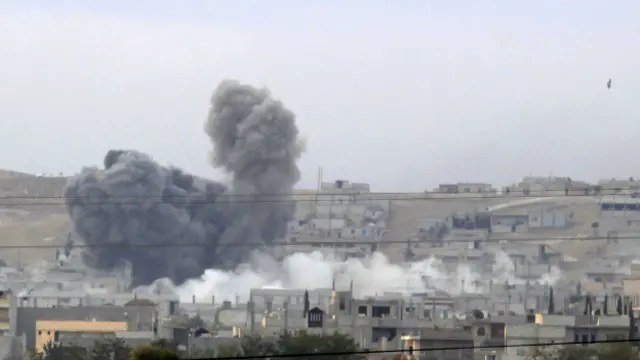 ABD Menbic operasyonuna hava harekatlarıyla destek veriyor.